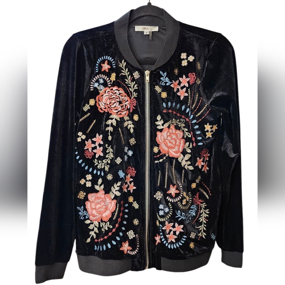 EUC Andree By Unit Jacket Floral Embroidered Black Jacket Front Zip Up Small